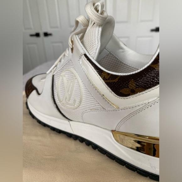 Louis Vuitton Run Away White and Brown Monogram Sneakers Size 38 Trainers - Picture 14 of 17
